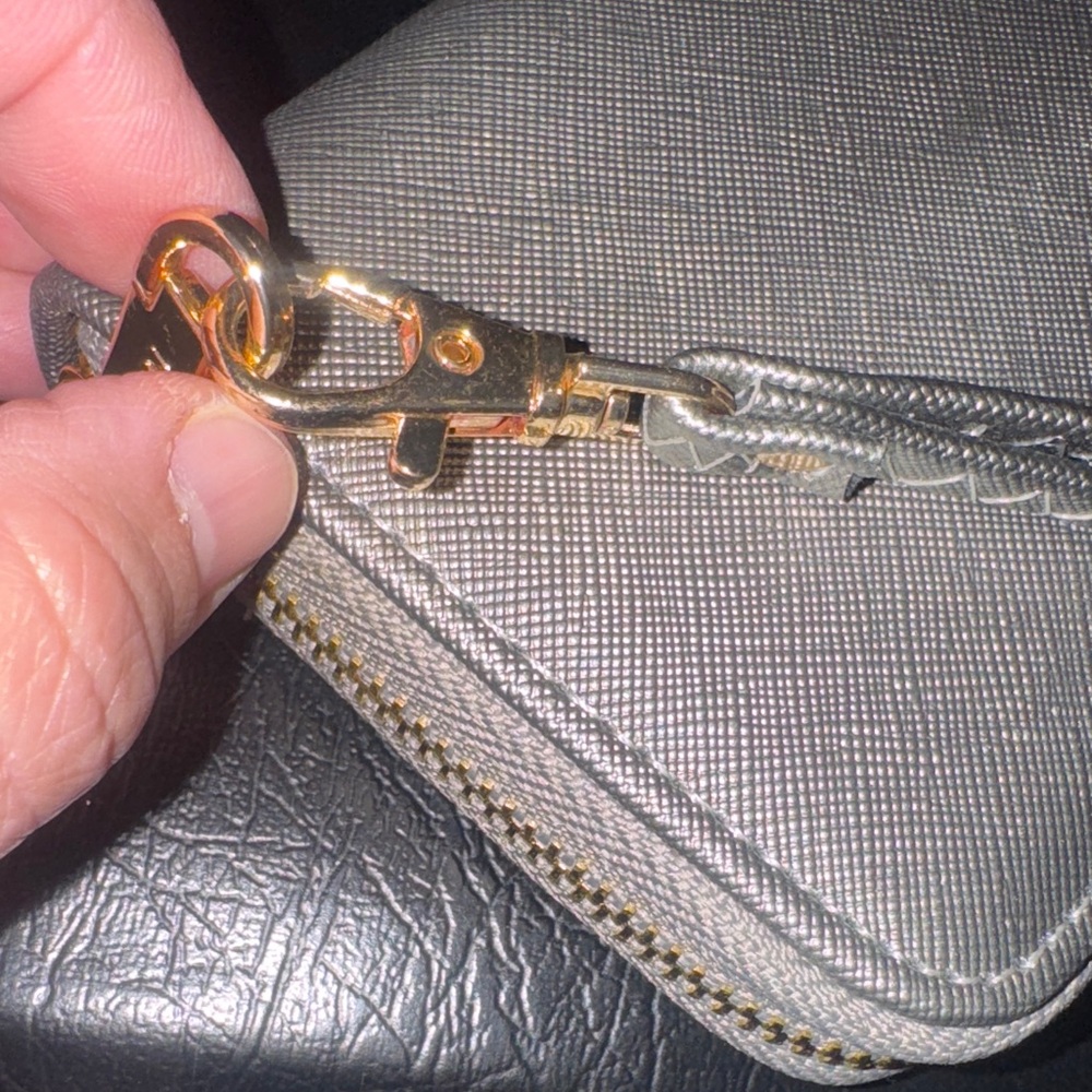 Dasein Elegant Silver & Gold Zip Around Full Size Wristlet NWOT - Picture 15 of 16